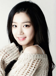 李侑菲
